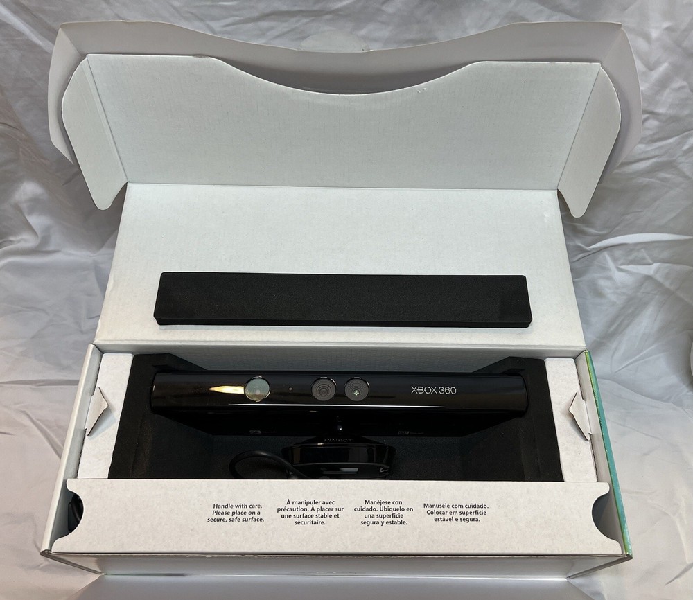 Microsoft Xbox 360 Kinect Sensor (CIB)