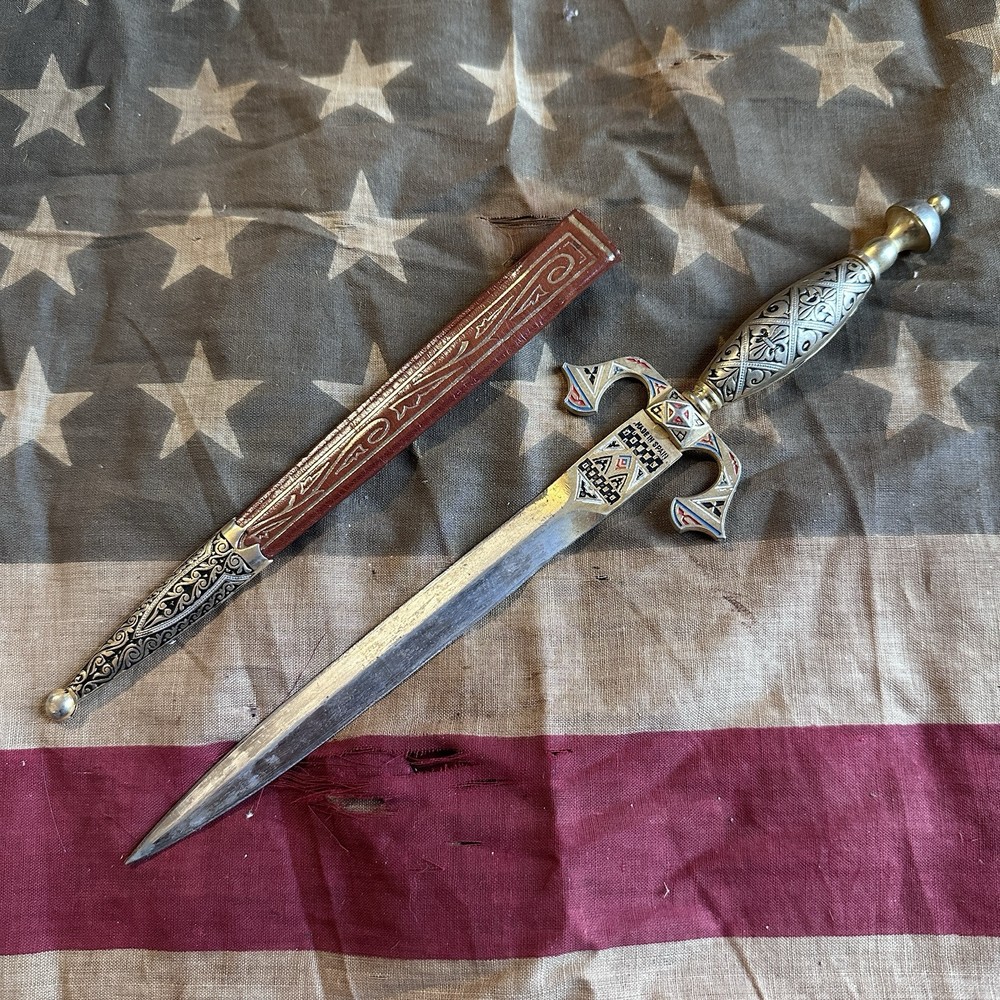 Medieval Style Dagger With Sheath