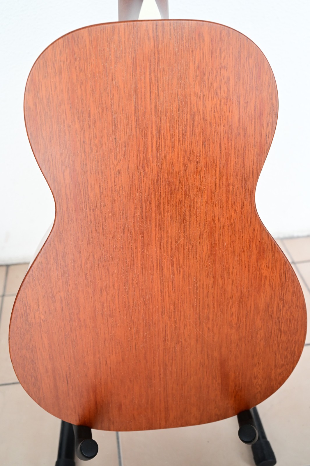 2001 Larrivee O-01 Parlor Guitar Serial #52848 Dated 2001/includes soft case