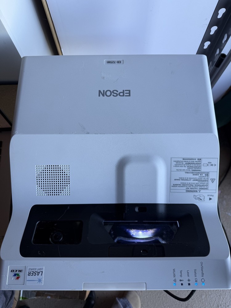 Epson LCD Projector EB-725Wi Model H998A