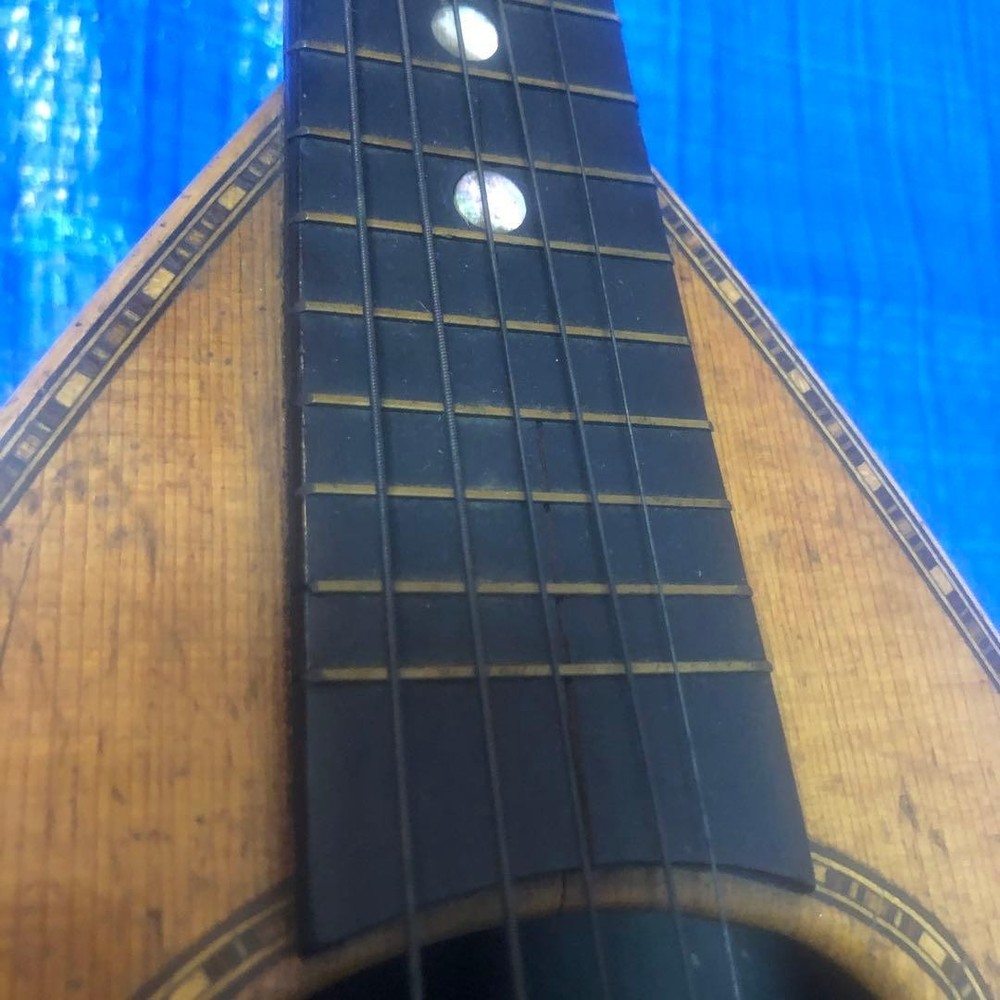 Wooden mandolin 8 string flower pattern