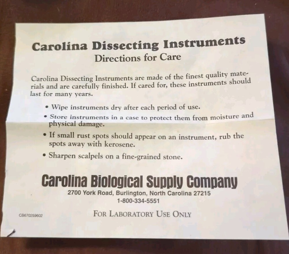 Carolina Biological Supply Co. Dissecting Kit.