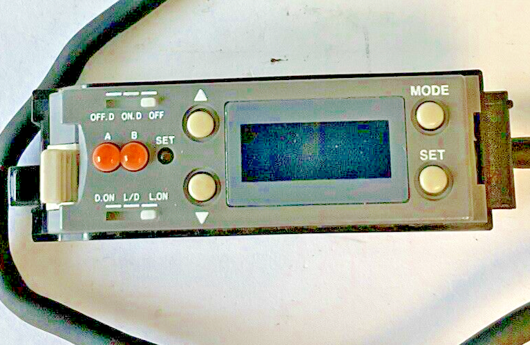 KEYENCE FS-V1 FIBER OPTIC AMPLIFIER 12-24VDC