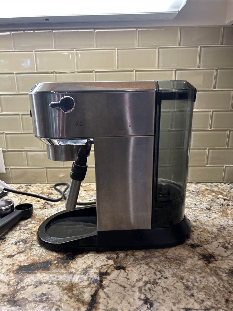 De'Longhi EC685M Dedica Deluxe Automatic Espresso Machine