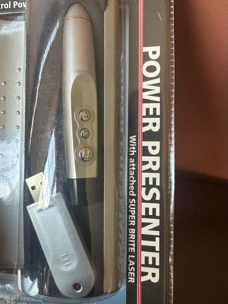 Wireless Presenter Remote Laser Pointer 100ft USB PowerPoint Clicker NEW