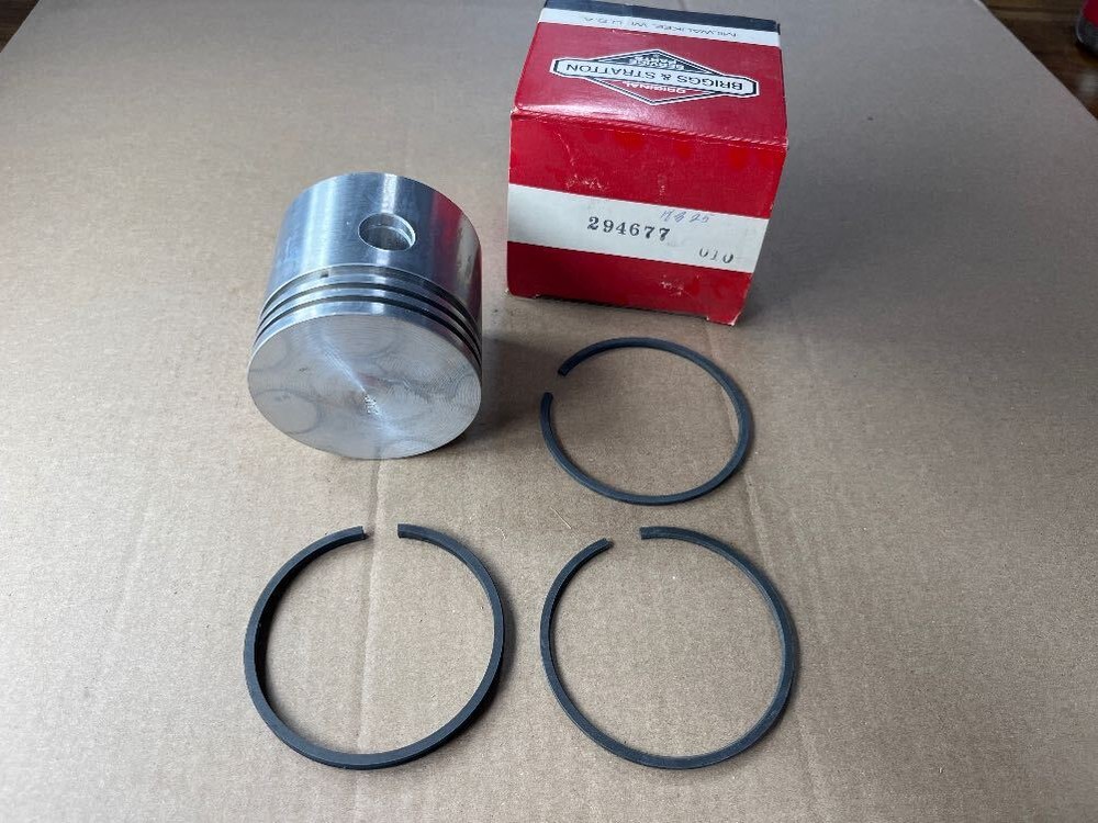 Briggs & Stratton 294677 PISTON ASSY-010