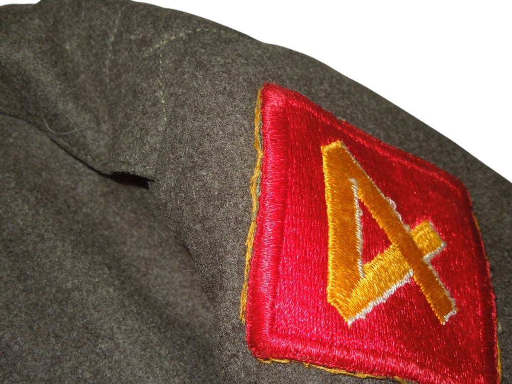 WWII USMC 4th Marine Division Named Technical Sergeant Uniform Jacket Ribbons