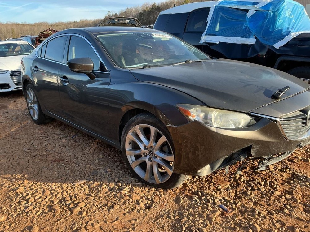 6 2017 Glove Box 4941200