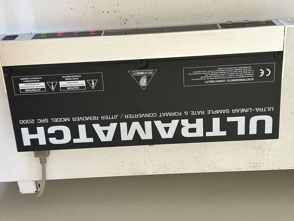 Behringer Ultramatch SRC-2000 Sample Rate Converter