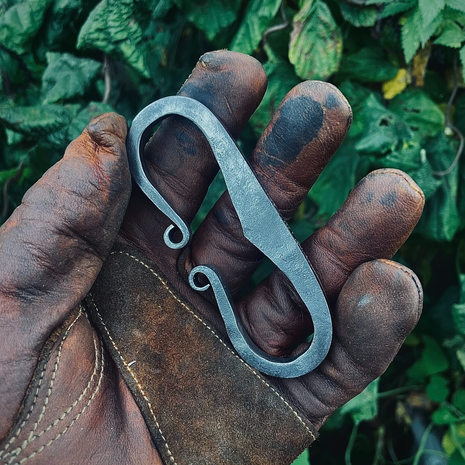 Flint and Steel Fire Starter, Hand forged Carbon Striker, Bushcraft, Camping