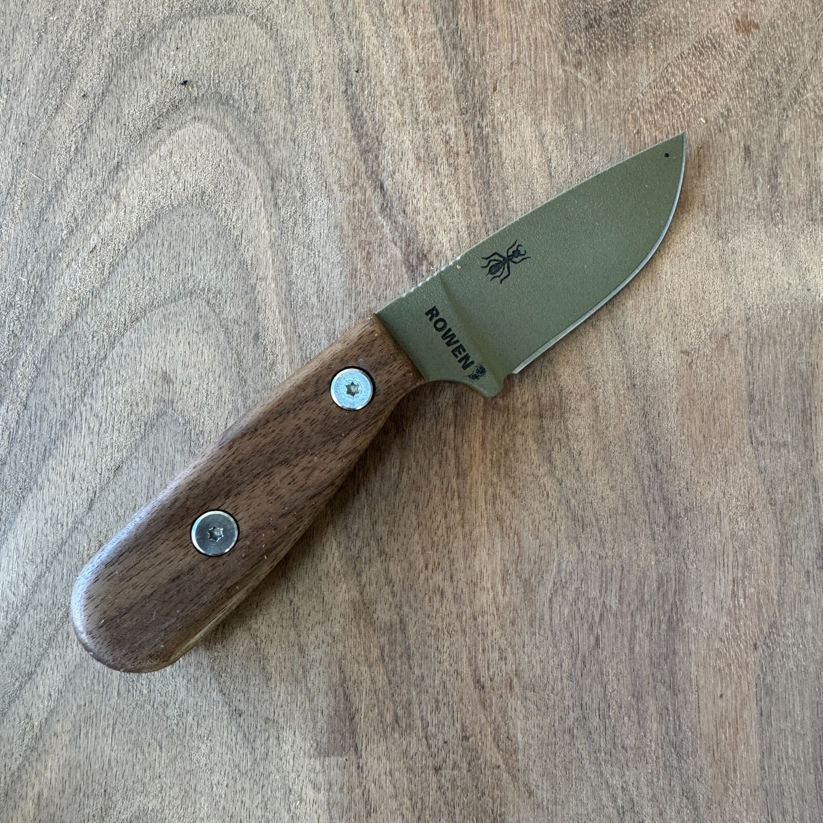 Scales for ESEE Izula extended walnut (w/Hardware)