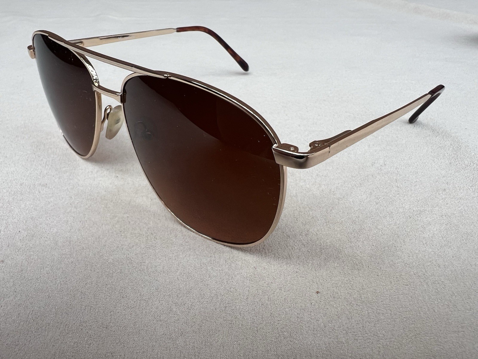 MG Golf Sunglasses Master Grip Aviator - Gold - Black w Clamshell Case Men’s