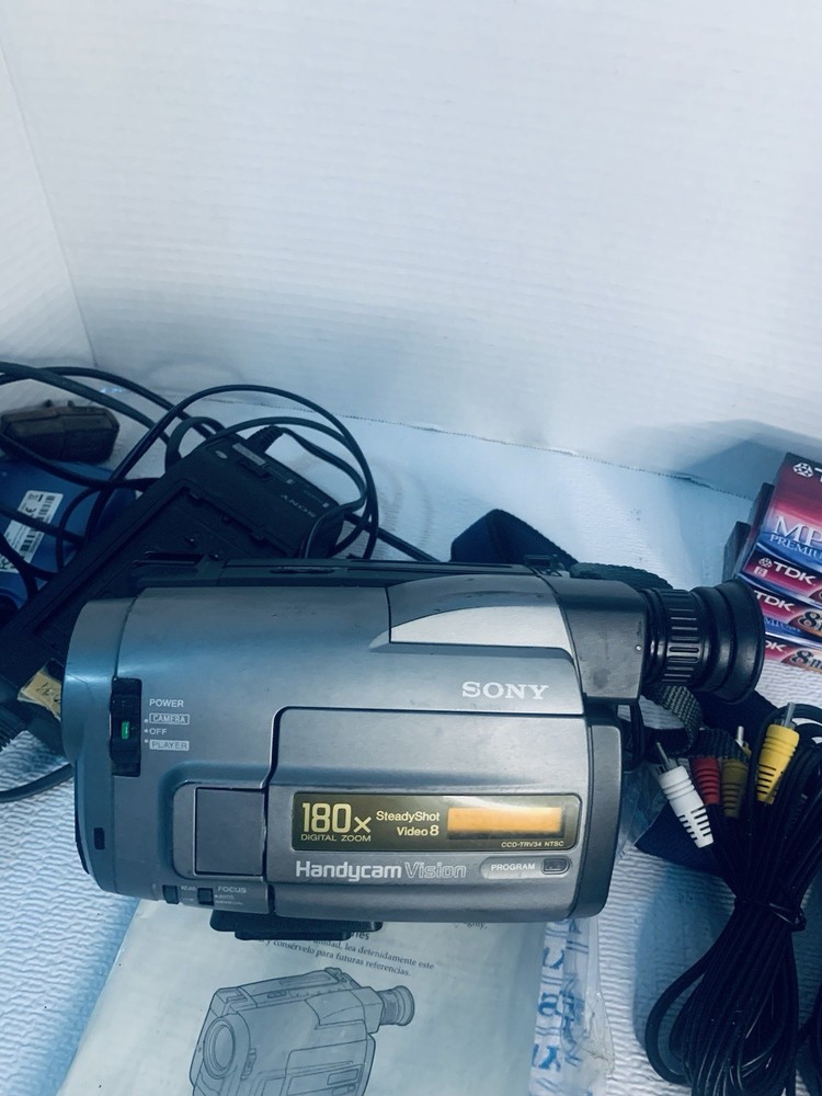 Sony Handycam Camcorder CCD-TRV34 Bundle UNTESTED READ