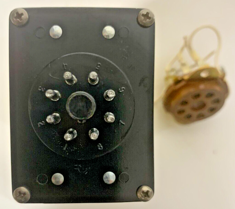 Potter & Brumfield CSL-38-30010 Adjustable DC Voltage Sensor & 8 pin Socket