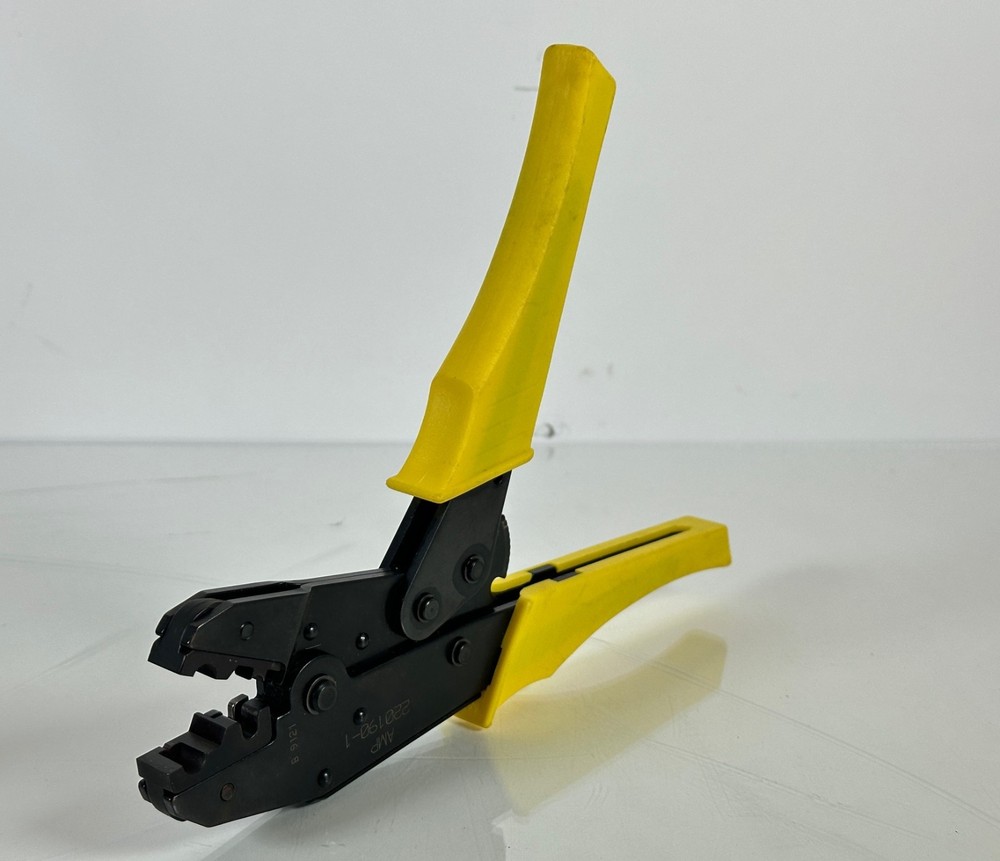 AMP 220190-1 Crimp Tool Extron Electronics BNC Cable Termination Kit