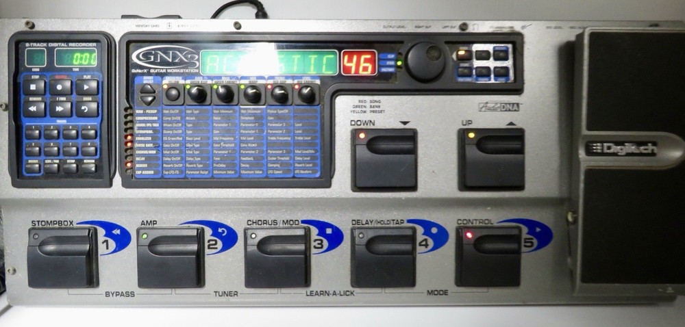 DigiTech GNX3 Guitar Workstation Multi-Effects Pedalboard