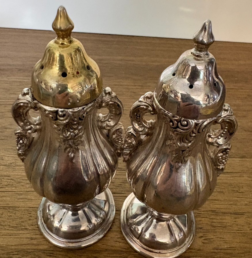 Wallace Silversmiths Silverplate Baroque Salt & Pepper Shakers