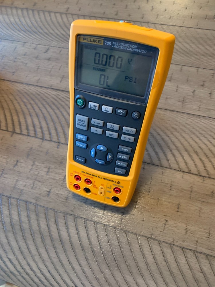Fluke 725 multifunction process calibrator .