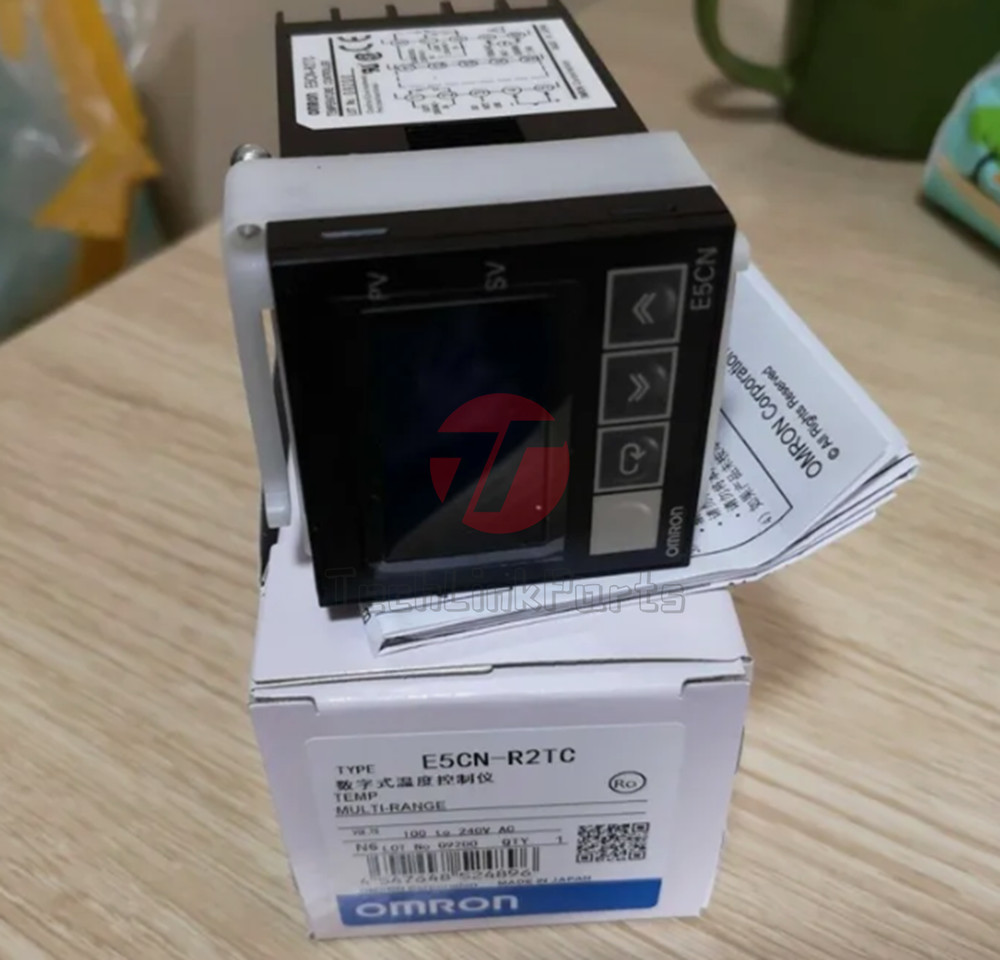 New Omron E5CN-R2TC Temperature Controller E5CNR2TC Digital,