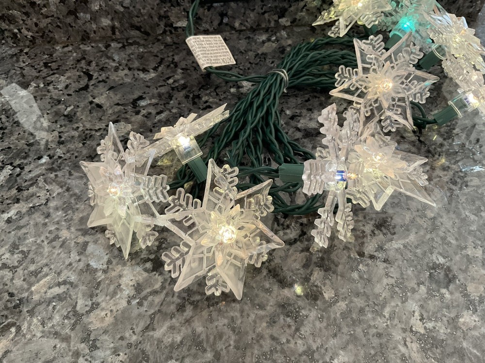 (10) Snowflake String Lights ~ Corded ~ 10’ Strand ~ Winter