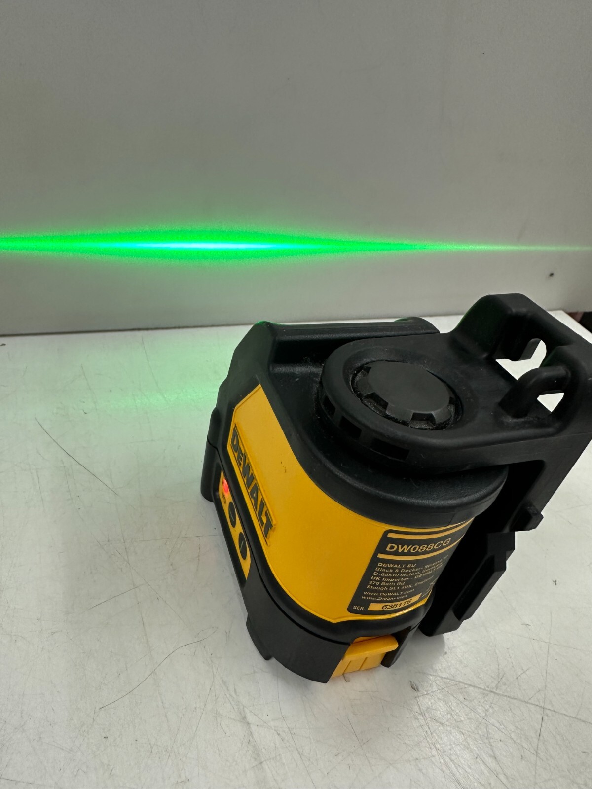 Dewalt Green Self-Leveling Cross Line Laser Level DW088CG