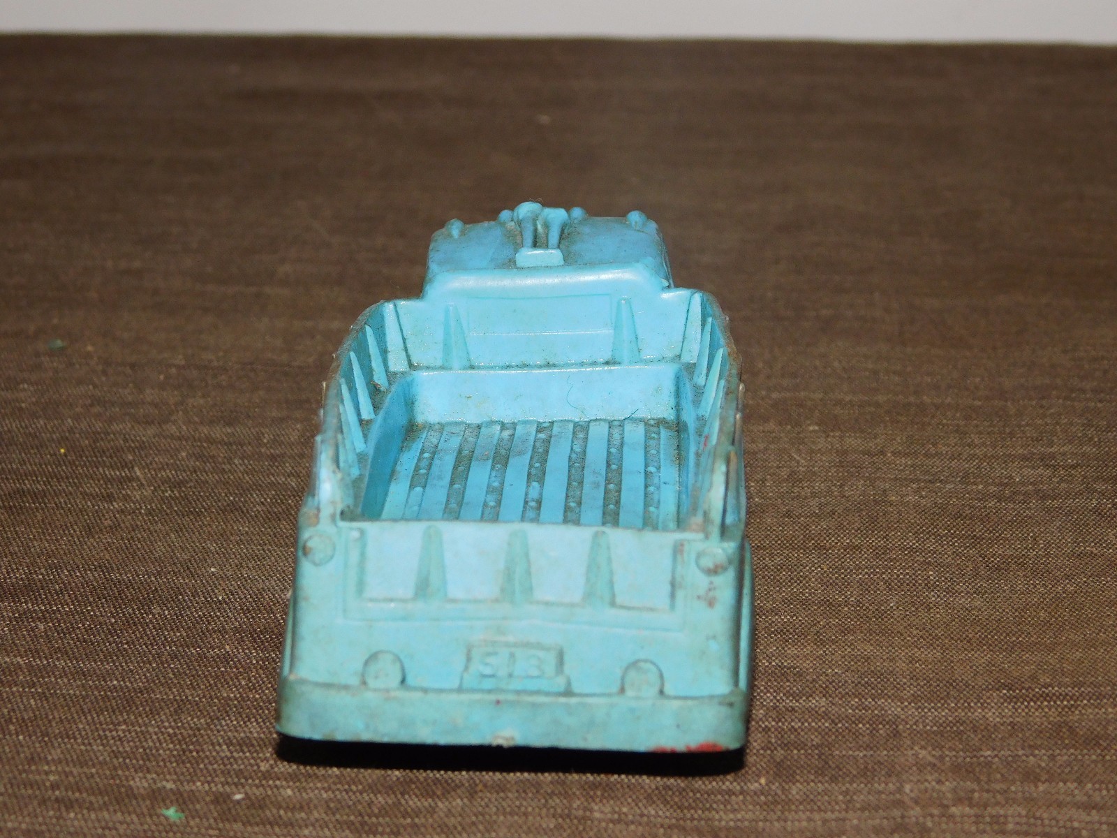 VINTAGE MADE IN USA TOY 5 1/2" LONG RUBBER PLASTIC AUBURN BLUE TRUCK