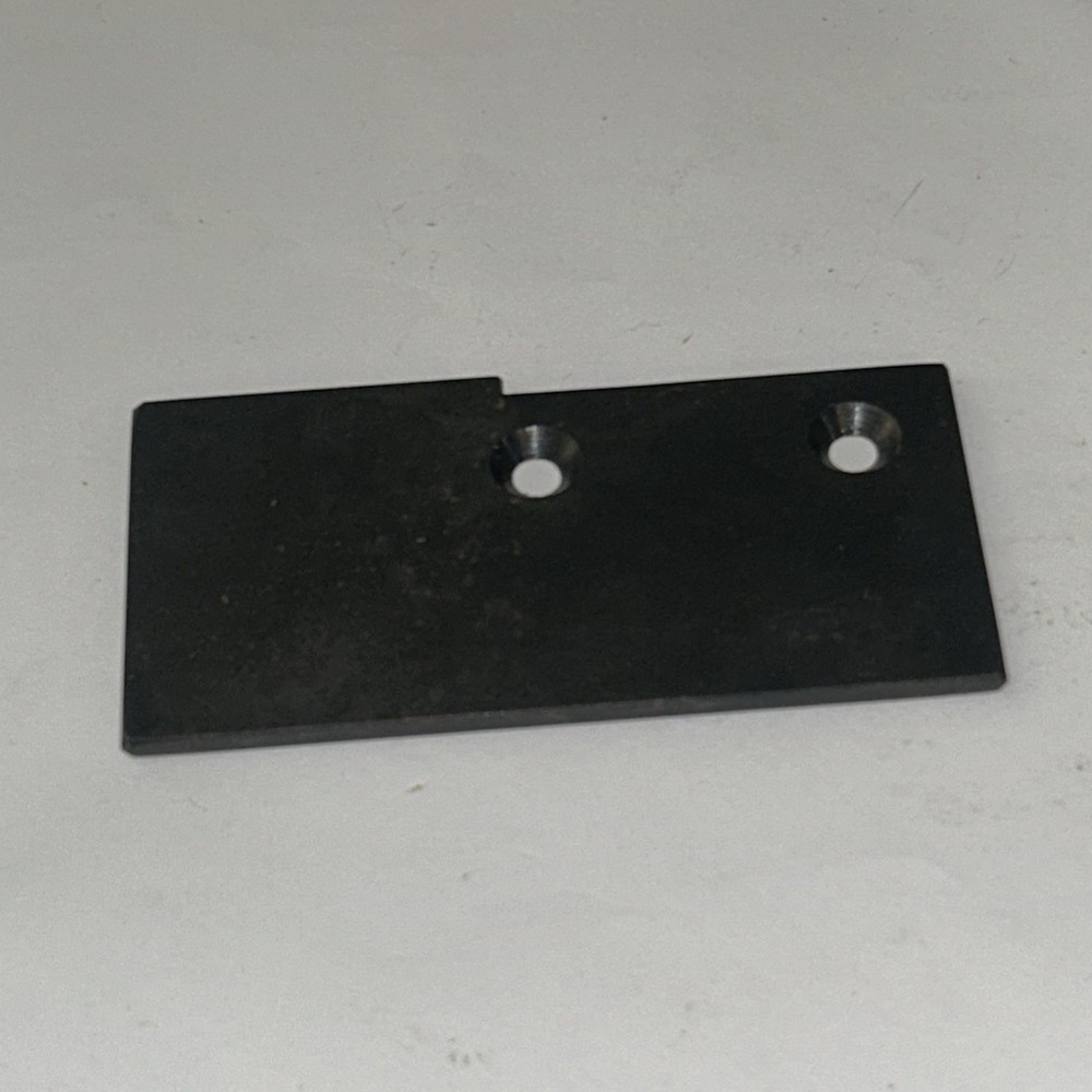 990197 Plate