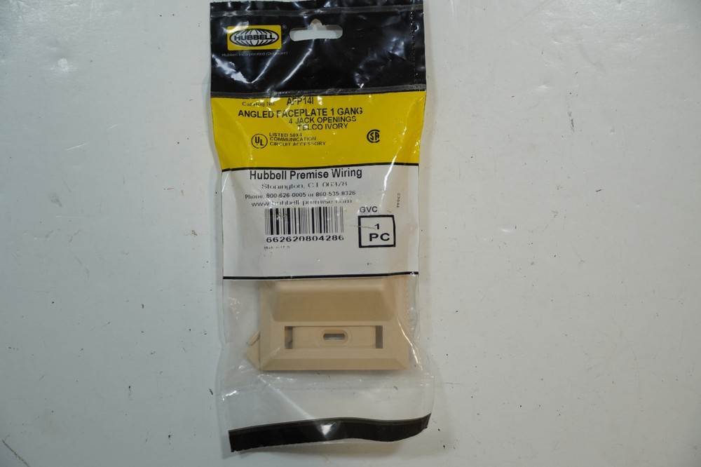 Hubble 4 port angled keystone faceplate