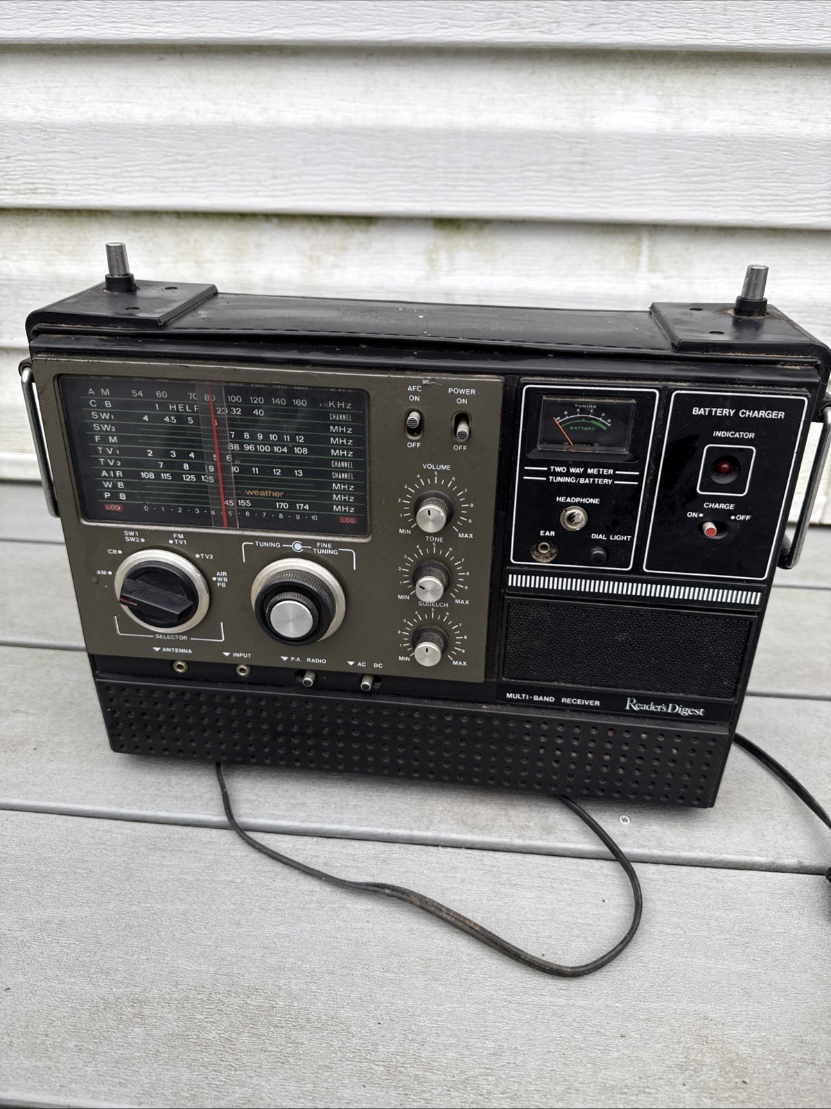 Vintage Readers Digest Multi-Band Radio Model RECEIVER RDA-127 Works  No Strap