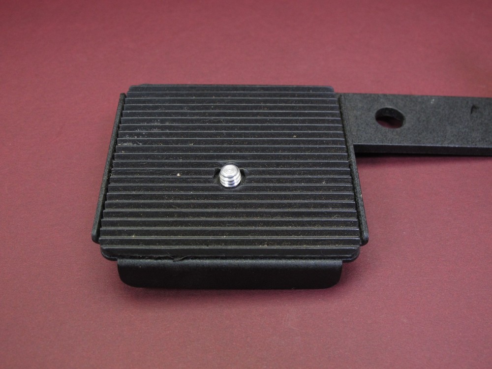 TLR Flash Bracket w/ Square Base Plate