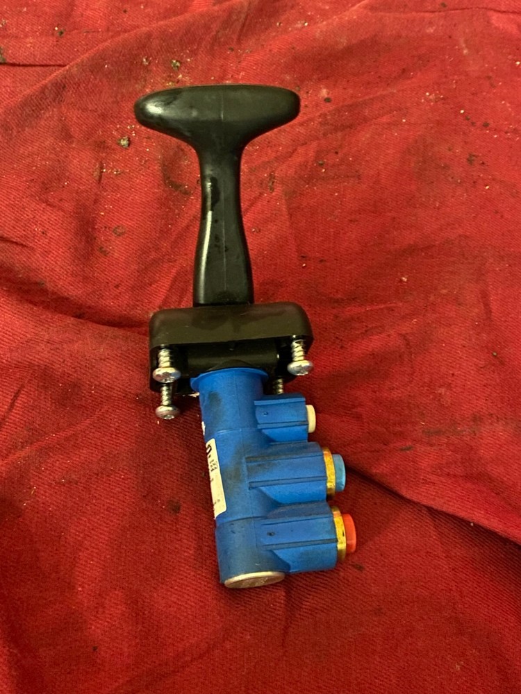 BENDIX TRAILER BRAKE VALVE, SWITCH, K024929