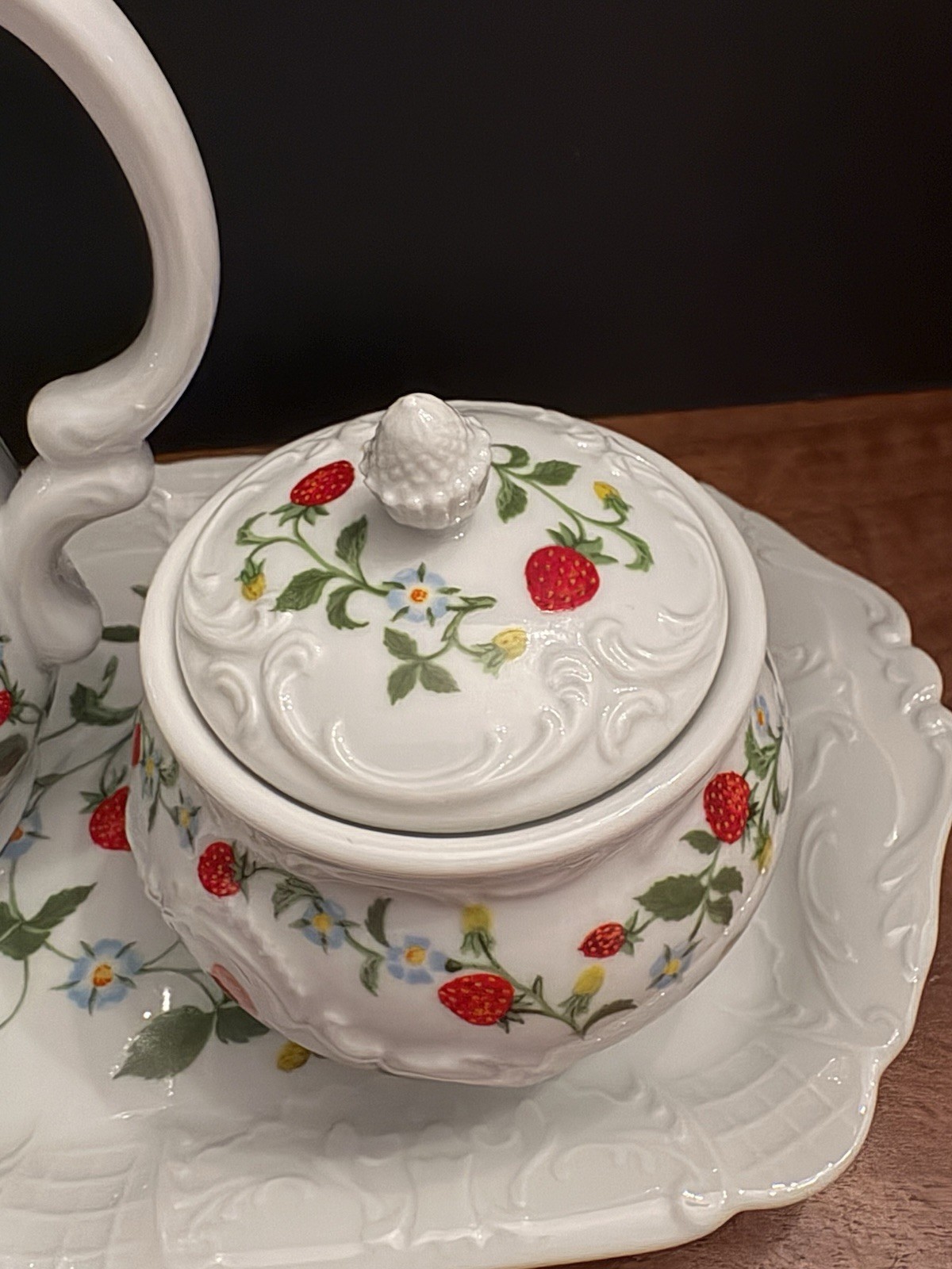 Vintage Estée Lauder 1981 Strawberry Tea Pot, Creamer, Sugar Bowl, Tray