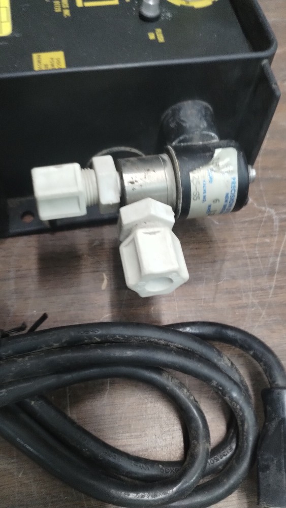 LMI LIQUID METRONICS 30344 Needs new timer for repair