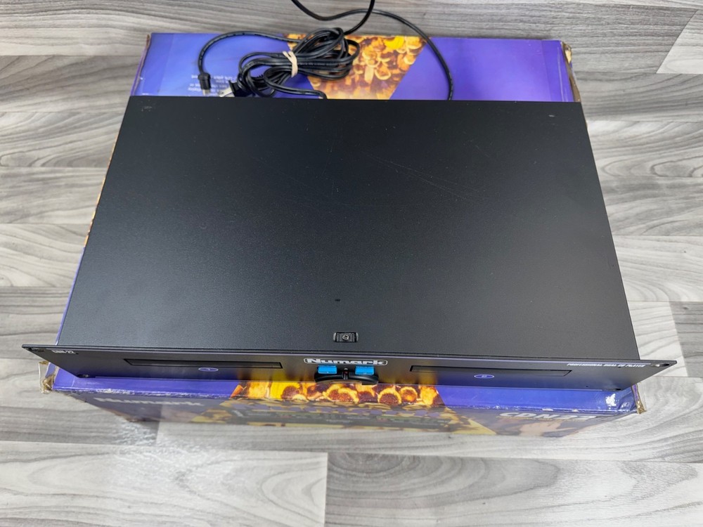 NUMARK CDN-22 2-CHANNEL DUAL DECK WITH CONTROLLER & BOX *AS IS READ*