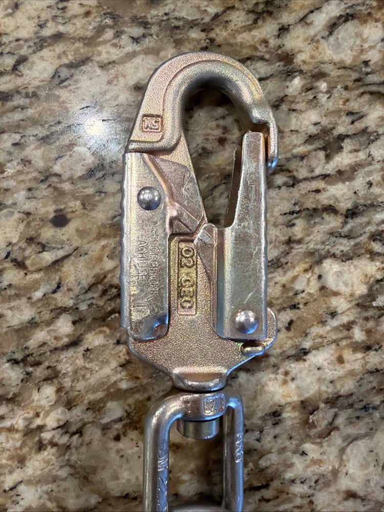 SELLSTROM/ RTC 2000 SERIES CLIMB-RITE DOUBLE LOCKING SNAP-HOOK FALL PROTECTION
