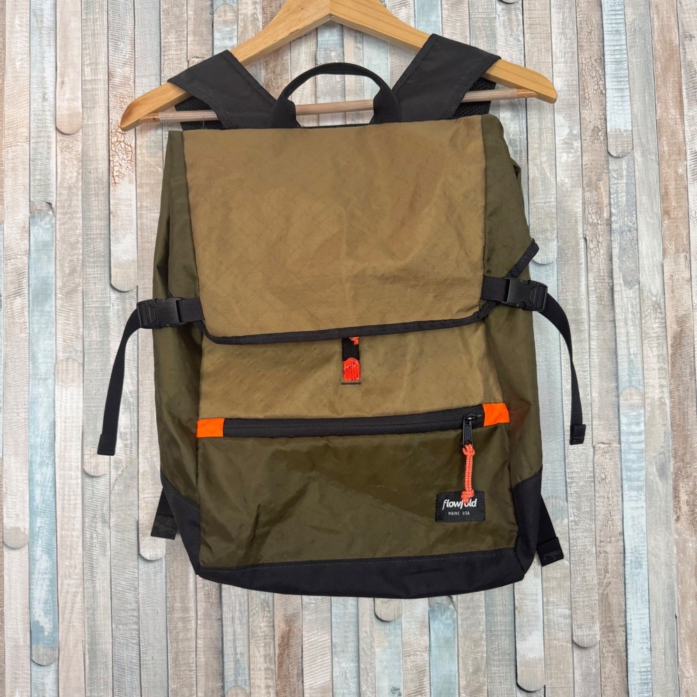 Flowfold Commuter Center Zip Backpack Olive Made in USA Lightweight Bag Gorpcore
