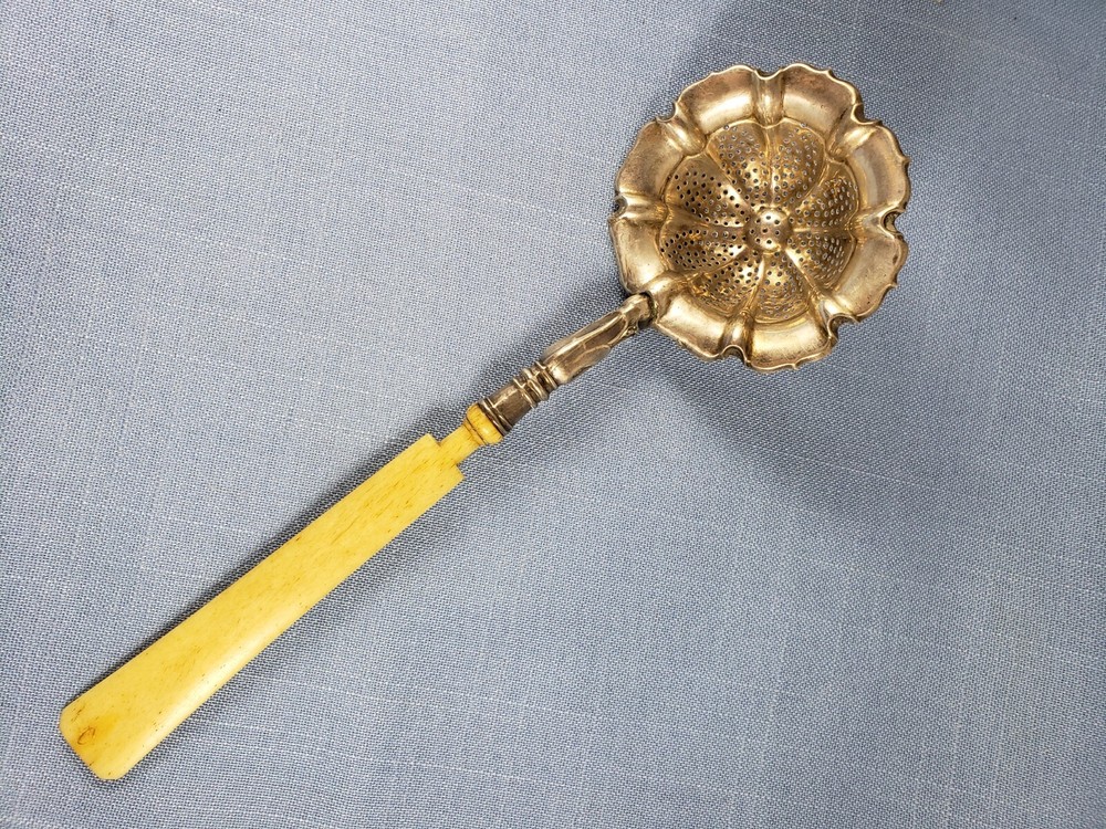 Antique c1800 loth 13 silver strainer sifter spoon bone handle Germany