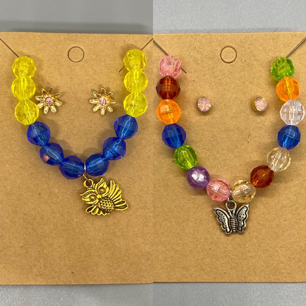 2 Sets Of Bracelets And Earrings