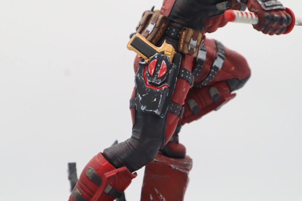 3D printed - resin - Deadpool Statue 1/6th scale