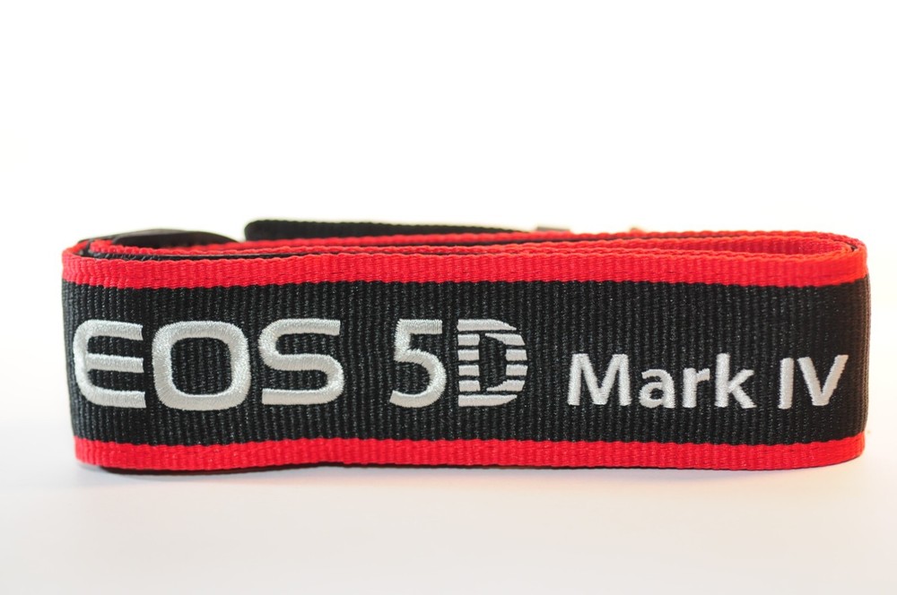 Canon EOS 5D mark IV camera shoulder strap MINT Genuine