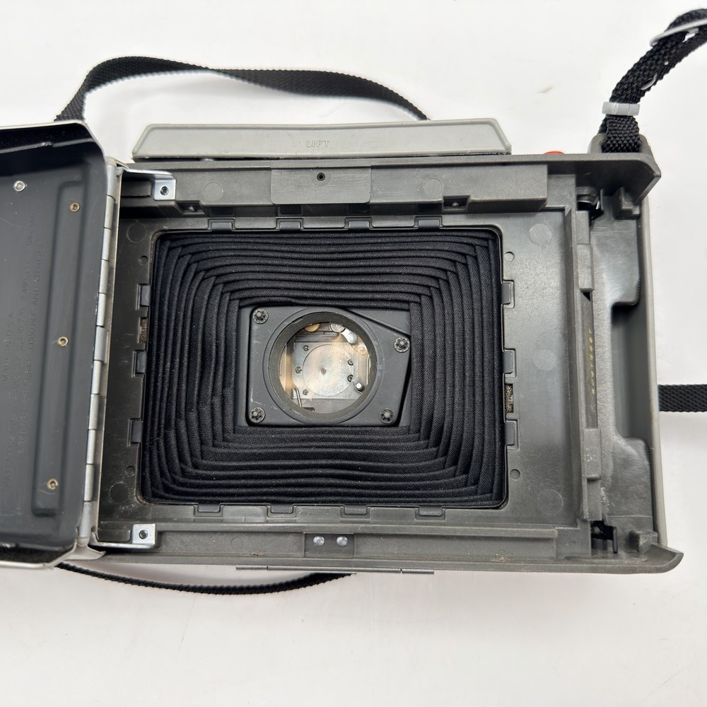 Polaroid Automatic 230 Vintage Land Camera With Strap & Case - Untested