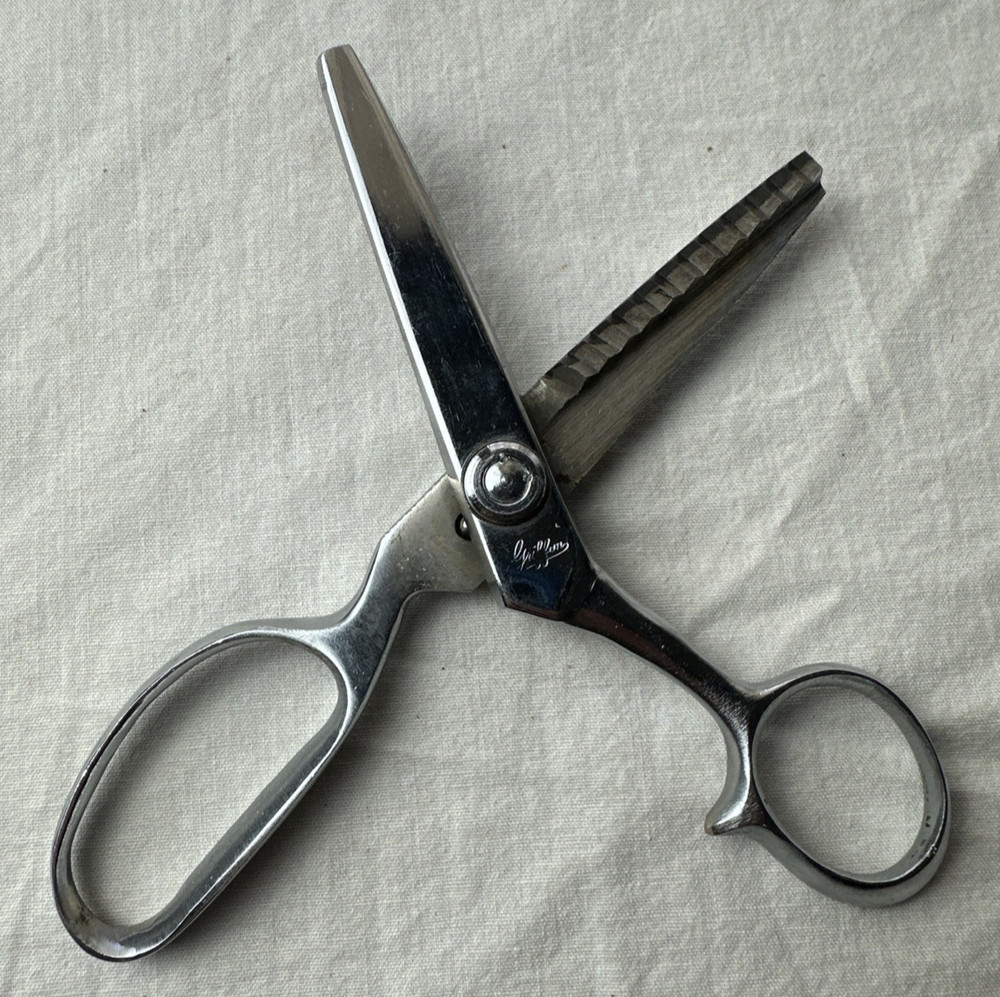 Beautiful Griffon Pinking Quilting Shears Rick Rack Pattern 2.5" Cut Blade 7" !