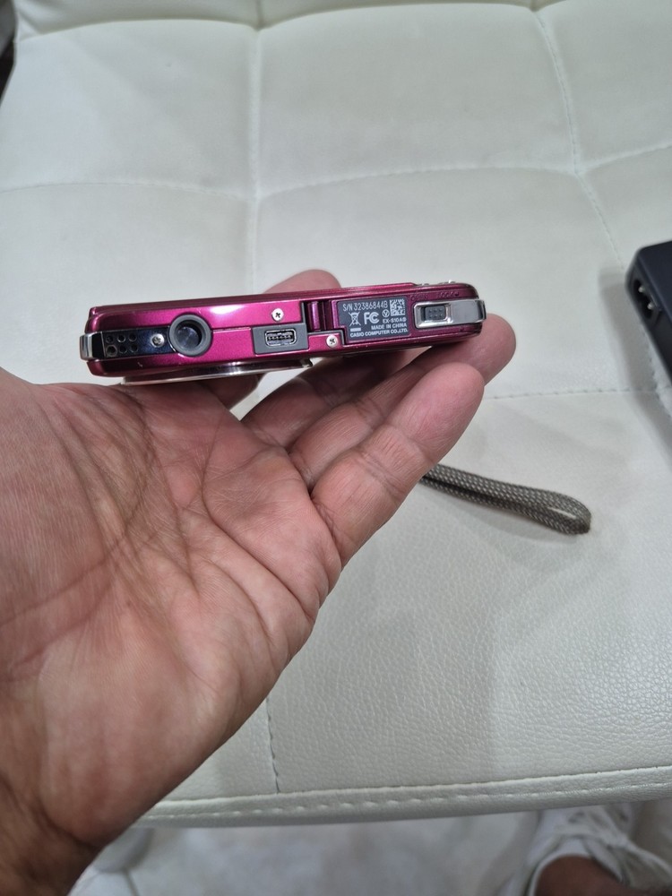 Casio Exilim EX-S10A Red Digital Camera Tested