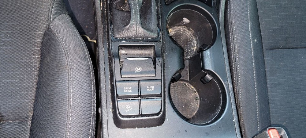 19-21 Hyundai Tucson Camera/Projector Camera Windshield Upper Center