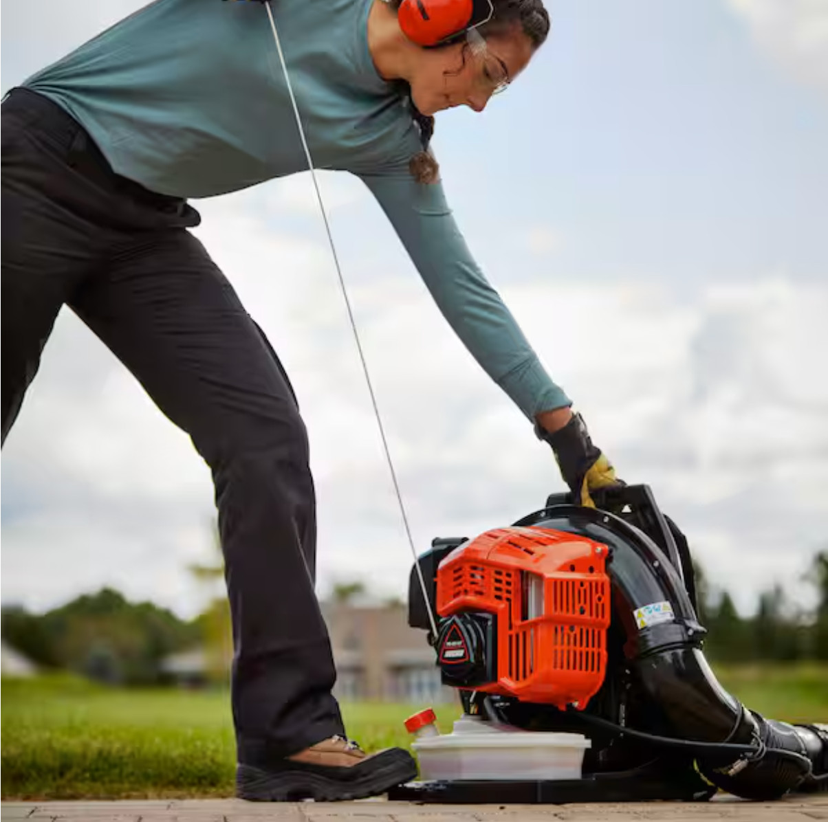 ECHO PB-5810T 200 MPH 700 CFM 59.7 cc Gas Low Exhaust Emission Engine Backpack L