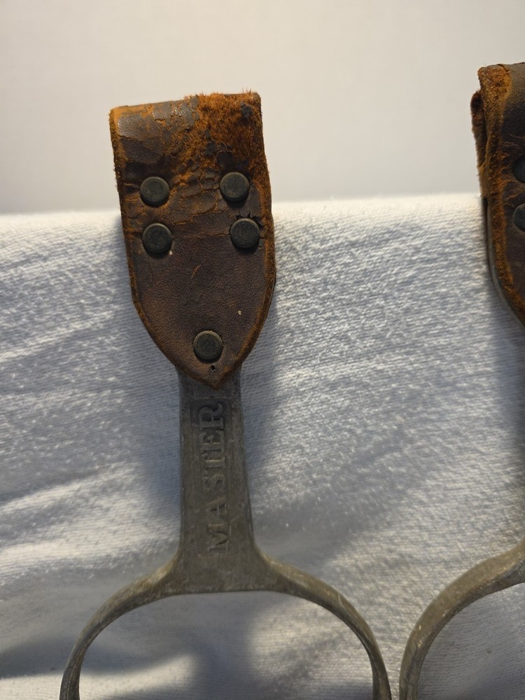 Master Aluminum Stirrup Irons Light - Vintage