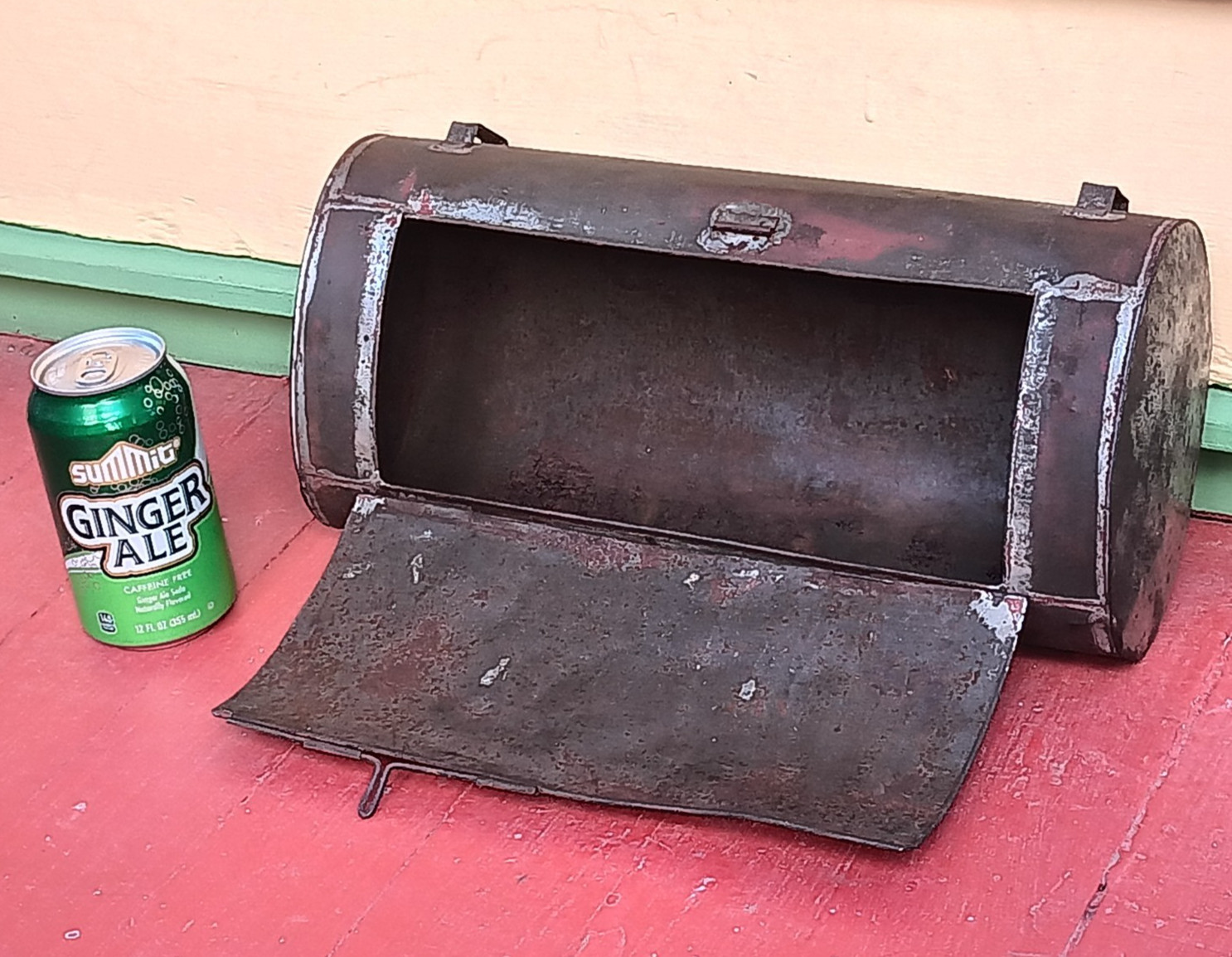 Tin Storage Botanist VASCULUM, or Satchel for Early Motorcycle ?