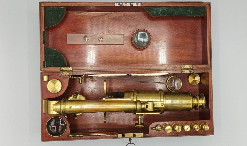 GERMAN CHEST-TYPE MICROSCOPE