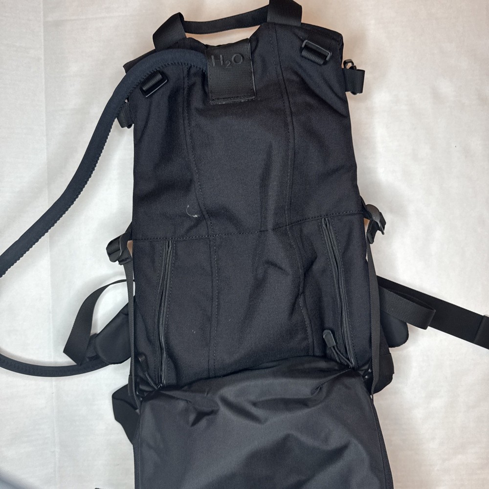 CamelBak Maximum Gear Black Tactical Hydration Pack 64oz Bladder MOLLE Backpack