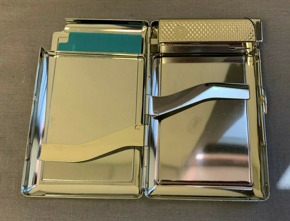 Peacock Em1 Cigarette Case with Built in Lighter Metal Wallet